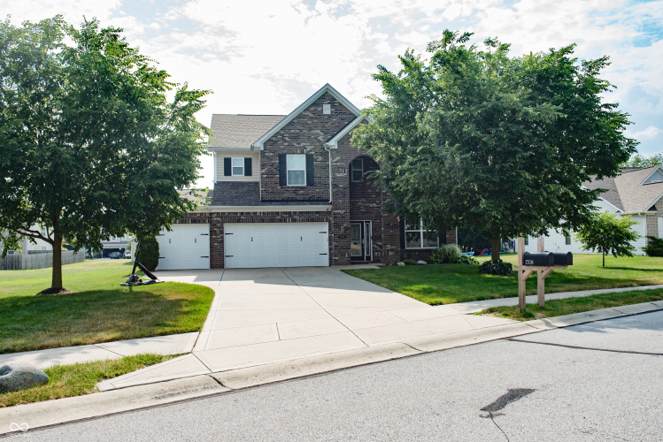 1708  Cumbria Drive Avon, IN 46123 | MLS 21986064