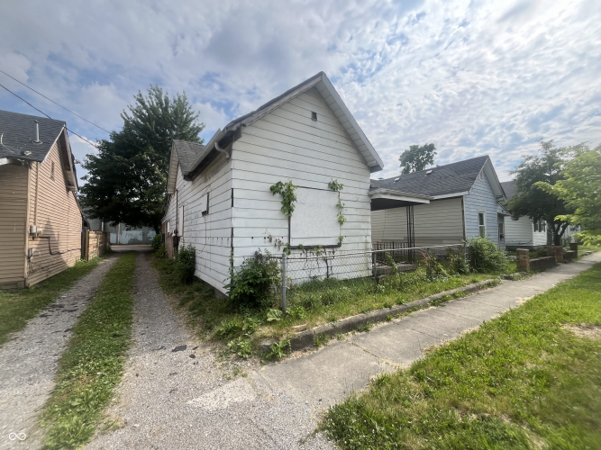 2327  Hoyt Avenue Indianapolis, IN 46203 | MLS 21986165