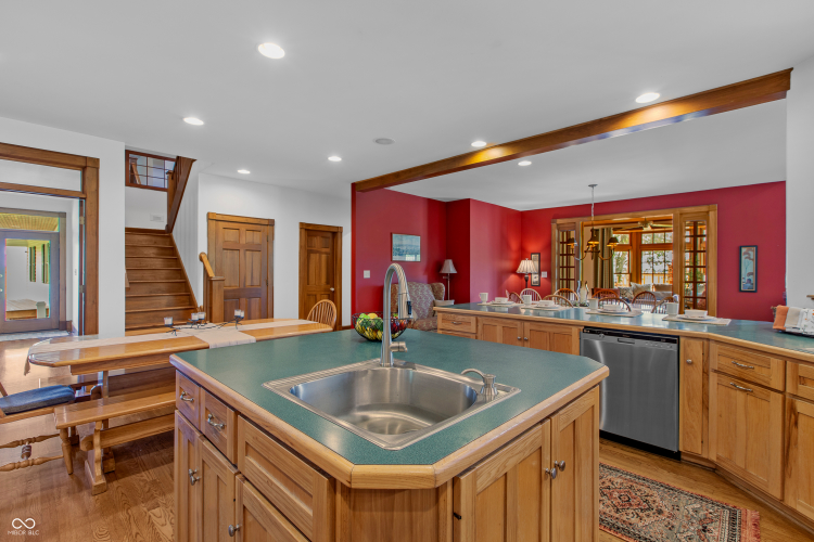Listing Image 15