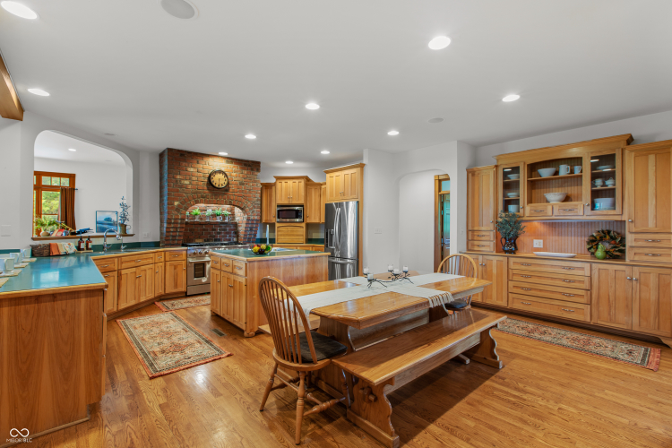 Listing Image 7