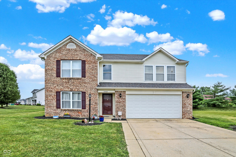 1560  Cold Spring Drive Brownsburg, IN 46112 | MLS 21986892