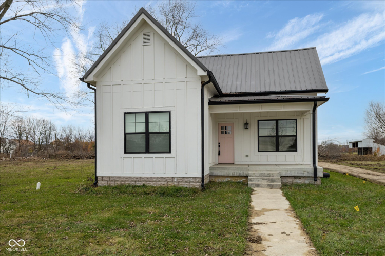 706 S Main Street Whitestown, IN 46075 | MLS 21986896