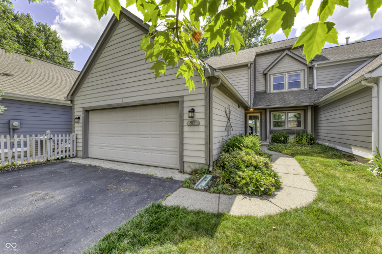 8182  River Bay Drive Indianapolis, IN 46240 | MLS 21987301
