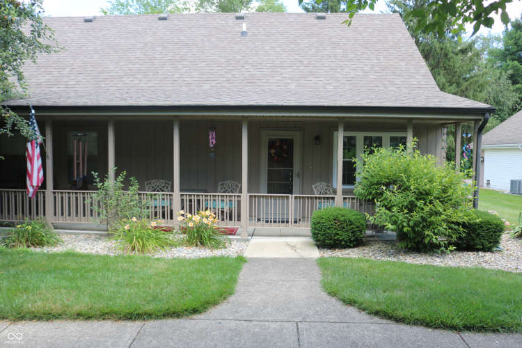 1007  Charleston Commons Drive Anderson, IN 46012 | MLS 21987670