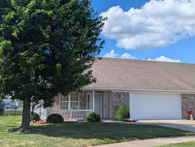 233 N Blue Ribbon Court Rushville, IN 46173 | MLS 21987721