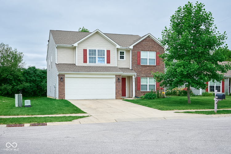 4522  Angelica Drive Indianapolis, IN 46237 | MLS 21987741