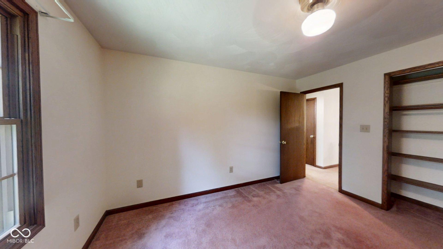 Listing Image 28