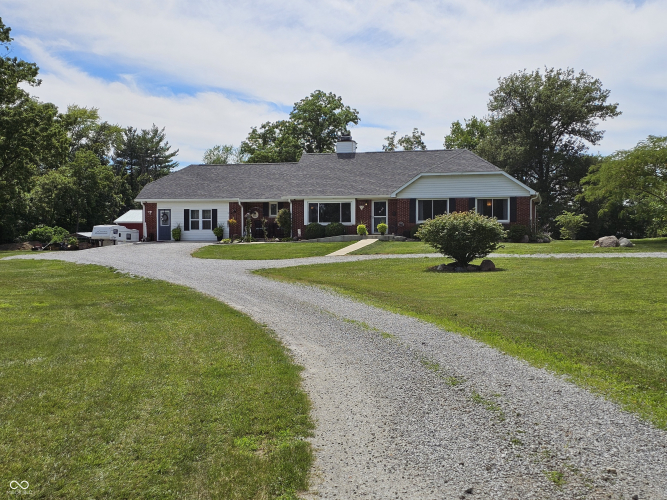 2252 S 700 W New Palestine IN 46163 (House For Sale) | MLS 21988312