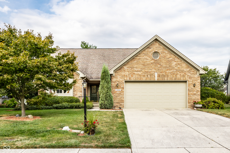 12064  Clubhouse Drive Fishers, IN 46038 | MLS 21989100