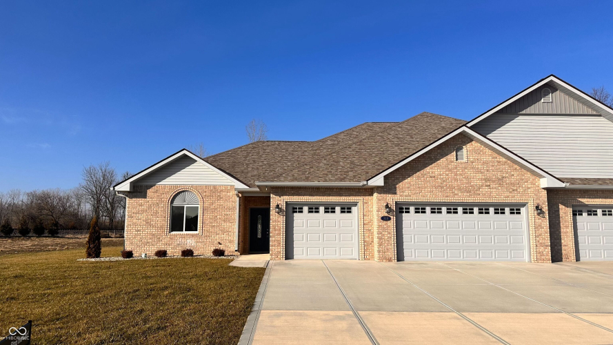 318  Bay Ridge Drive Pendleton, IN 46064 | MLS 21989233