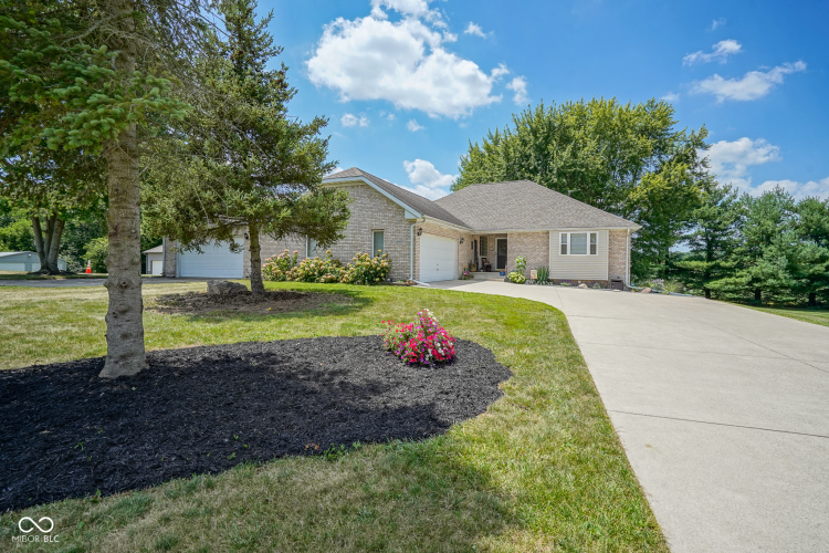 8401 N Cherry Knoll Drive Middletown, IN 47356 | MLS 21989325