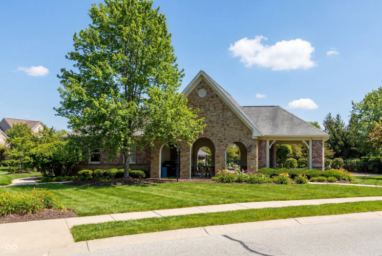 Listing Image 90