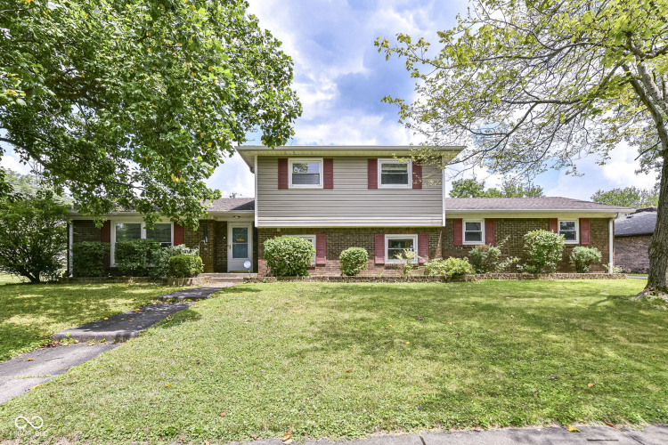 1111  Riverview Drive Greenfield, IN 46140 | MLS 21990174