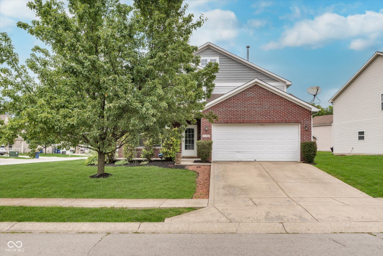11334  High Grass Drive Indianapolis, IN 46235 | MLS 21990325