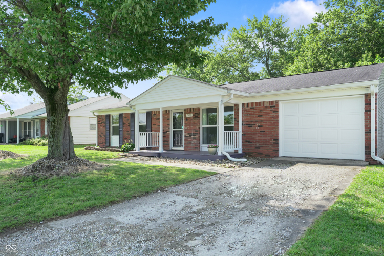 387 E County Line Road Mooresville, IN 46158 | MLS 21990443