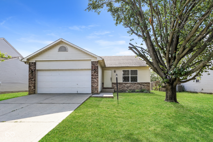 3954  Waterfield Drive Indianapolis, IN 46235 | MLS 21990643