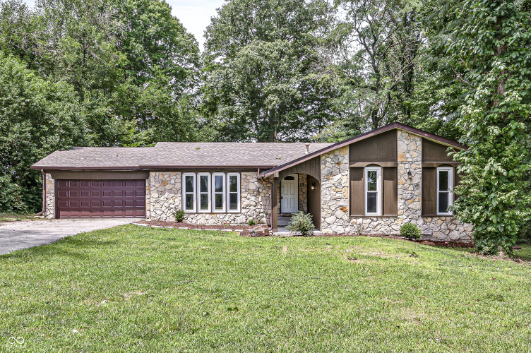 5362  Shorewood Drive Indianapolis, IN 46220 | MLS 21991050