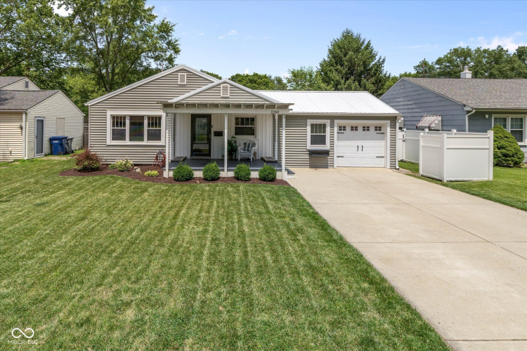 1250  Lincoln Drive Noblesville, IN 46060 | MLS 21991281