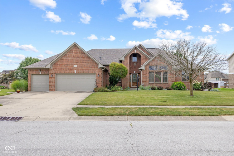 5425  Sampson Drive Indianapolis, IN 46237 | MLS 21991313