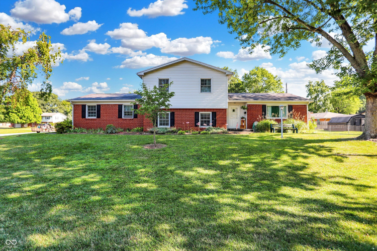 3300  Heritage Road Columbus, IN 47203 | MLS 21991330