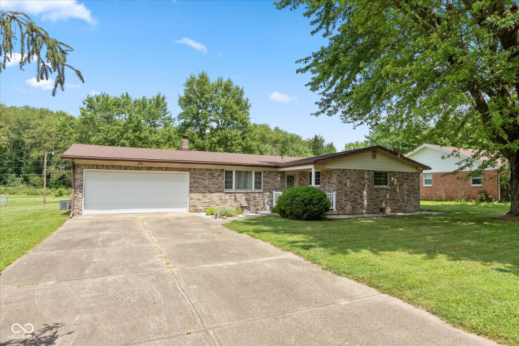 13130 W Council Road Yorktown, IN 47396 | MLS 21991539