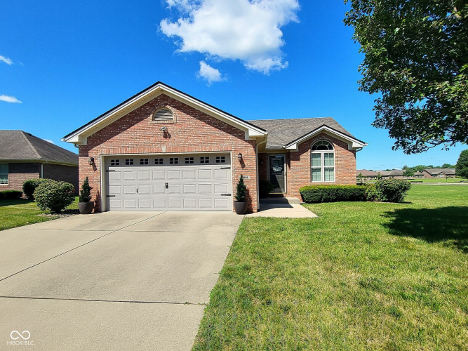 5964  Woodland Parks Court Columbus, IN 47201 | MLS 21991911