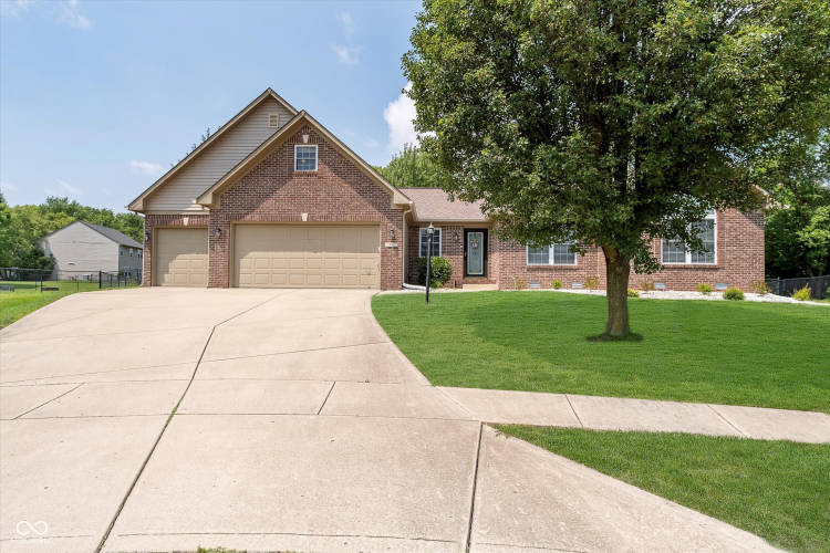 7932  Stoney Bend Court Indianapolis, IN 46259 | MLS 21992079