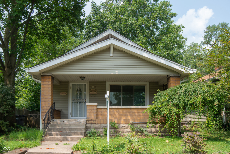 130 S Berry Avenue Indianapolis, IN 46219 | MLS 21992498