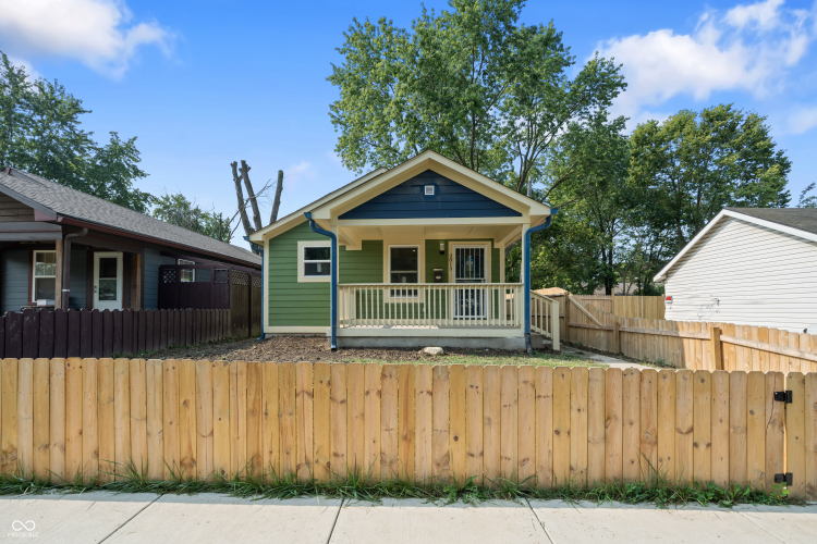 2815 E 17th Street Indianapolis, IN 46218 | MLS 21992836