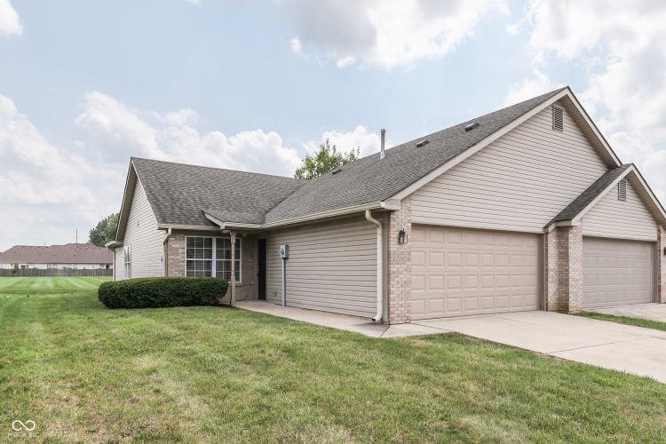 813  Ashton Park Drive Greenwood, IN 46143 | MLS 21993036