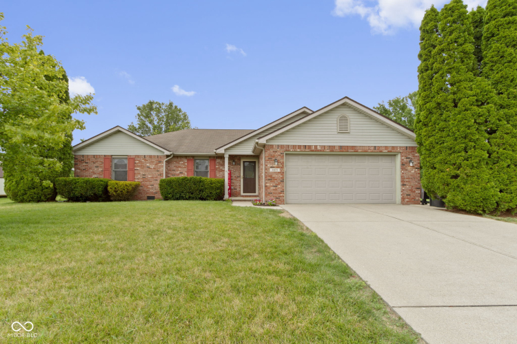 3075  Oakmont Drive Lapel, IN 46051 | MLS 21993338