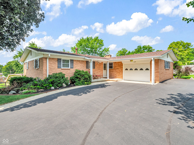 1236  Bluff Road Plainfield, IN 46168 | MLS 21993452