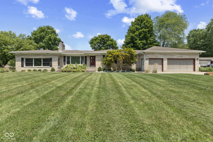 136 W Loretta Drive Indianapolis, IN 46217 | MLS 21993634