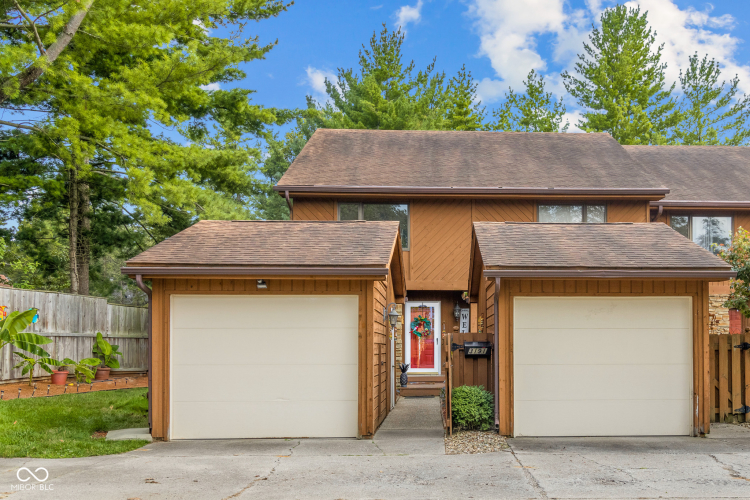 3191  Sycamore Drive Columbus, IN 47203 | MLS 21994391