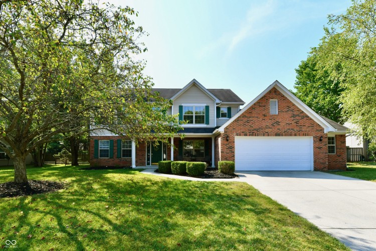 2929  Saddlehorn Drive Carmel, IN 46033 | MLS 21994539