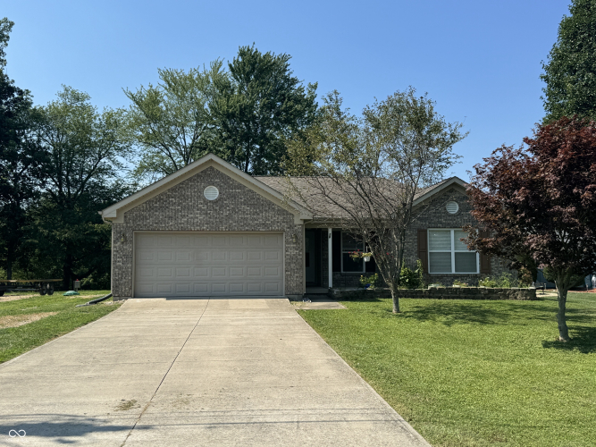 28 S Santee Drive Greensburg, IN 47240 | MLS 21994646