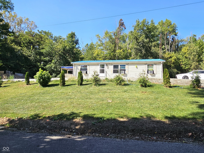 3202 W Country Club Road Connersville, IN 47331 | MLS 21995104