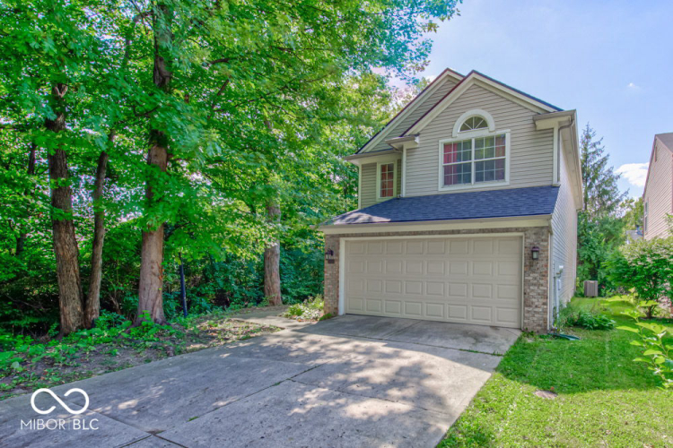 5183  Pin Oak Drive Indianapolis, IN 46254 | MLS 21995488