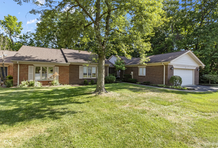 5258  Hawks Point Road Indianapolis, IN 46226 | MLS 21996417