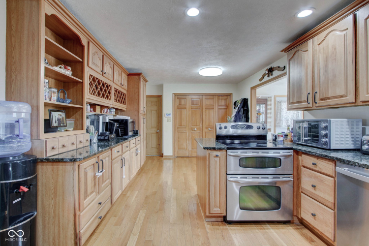 Listing Image 20