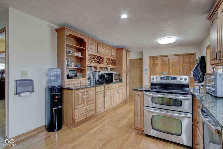 Listing Image 22