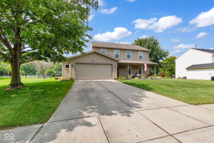 5547  Gainesway Drive Greenwood, IN 46142 | MLS 21997007