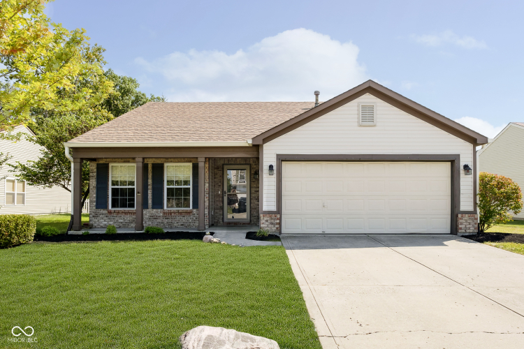 1242  Silver Ridge Lane Brownsburg, IN 46112 | MLS 21997657