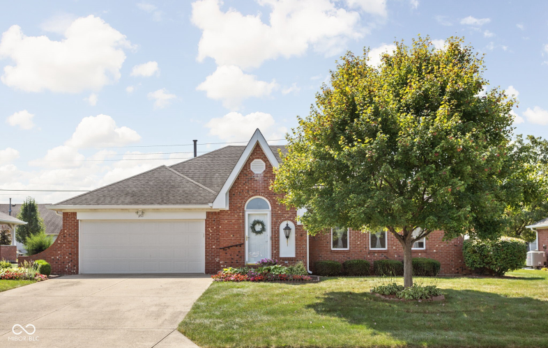 391  Vinewood Drive Brownsburg, IN 46112 | MLS 21998472