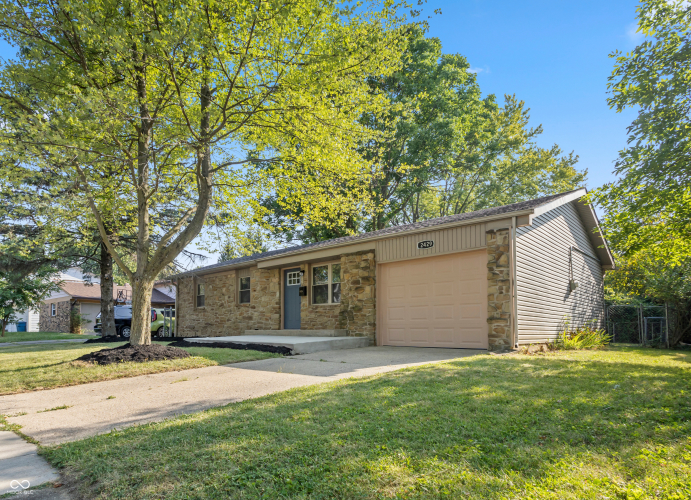 2429  Larnie Lane Indianapolis, IN 46219 | MLS 21998667