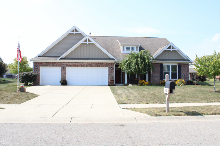 4623 W Waterway Drive New Palestine, IN 46163 | MLS 21999205