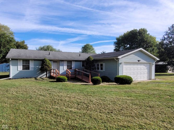 2918 W Pear Tree Lane Crawfordsville, IN 47933 | MLS 21999374