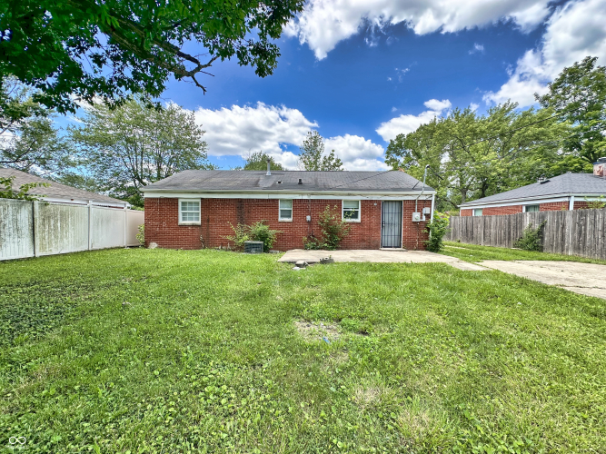 3931 N Bolton Avenue Indianapolis, IN 46226 | MLS 21999484