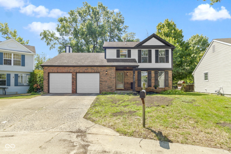 7927  Cardinal Cove Indianapolis, IN 46256 | MLS 21999539