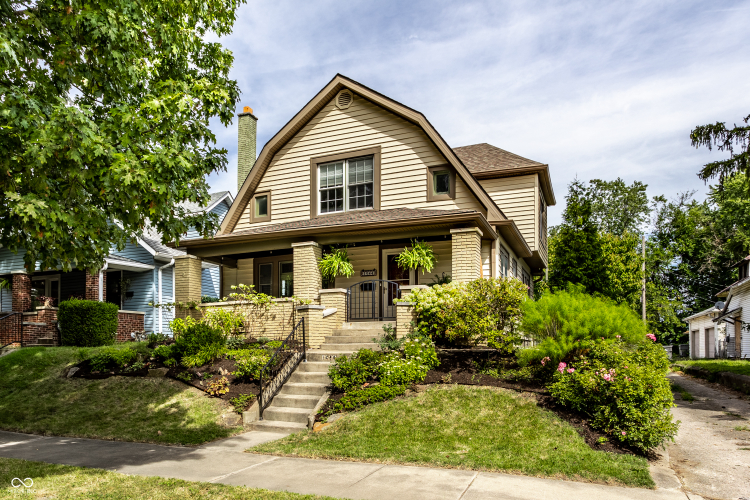 1044 E Garfield Drive Indianapolis, IN 46203 | MLS 21999735